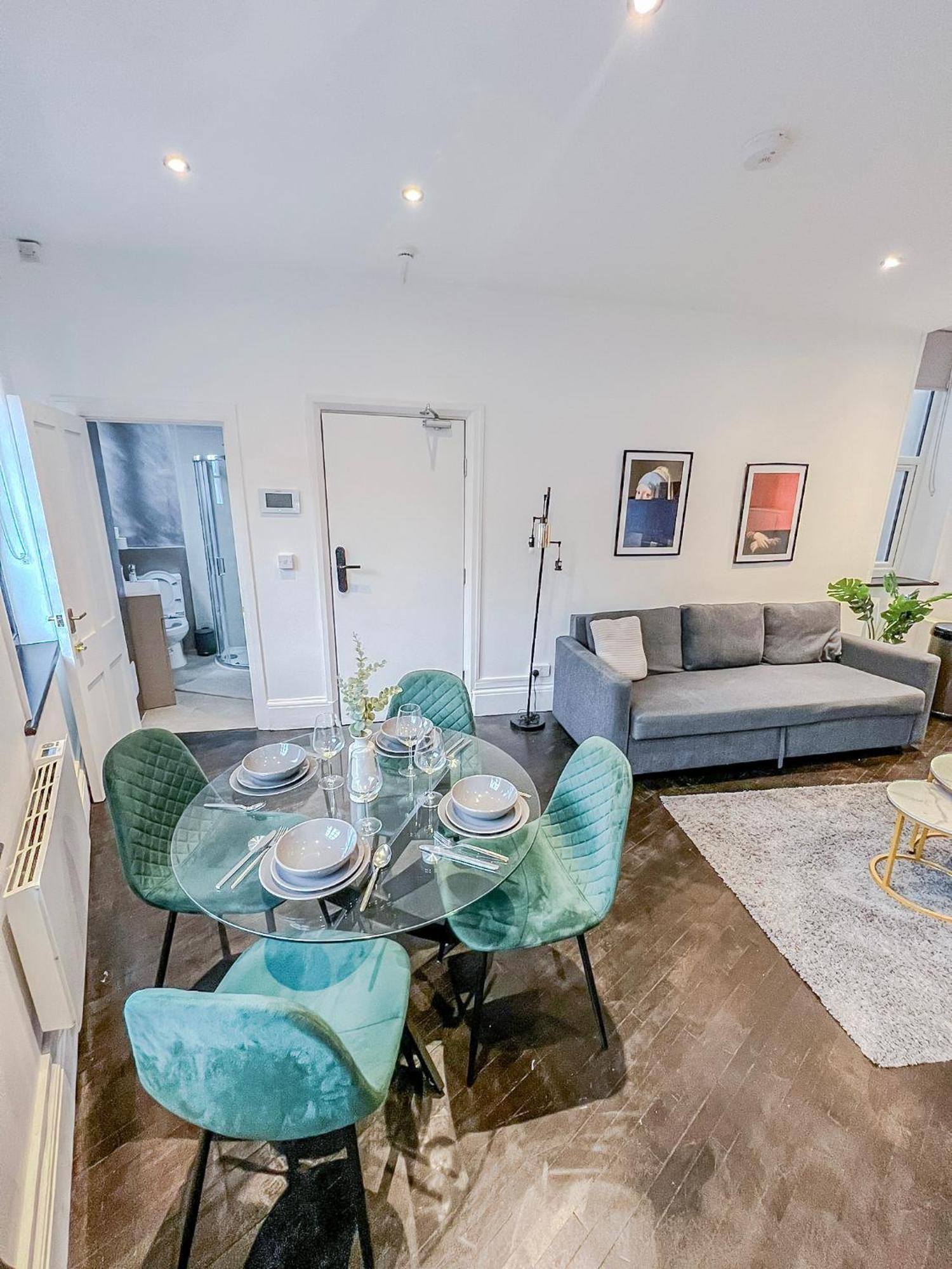 1-Bedroom Apartments In Shoreditch, Old Street, Hoxton London Bagian luar foto