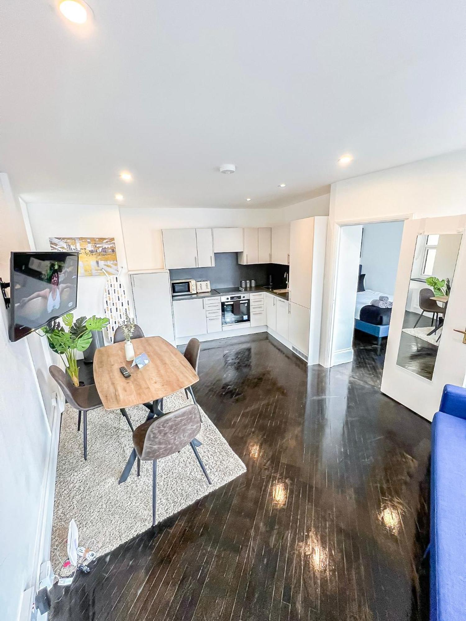 1-Bedroom Apartments In Shoreditch, Old Street, Hoxton London Bagian luar foto